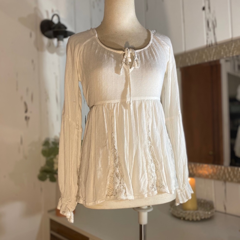 light weight off white top from American eagle!